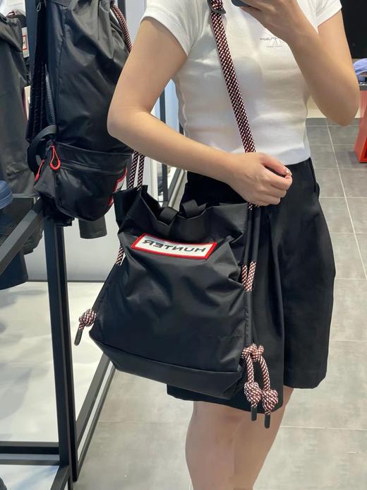 F030655户外露营通勤轻便舒适斜挎单肩手提包防泼水托特包 商品图7