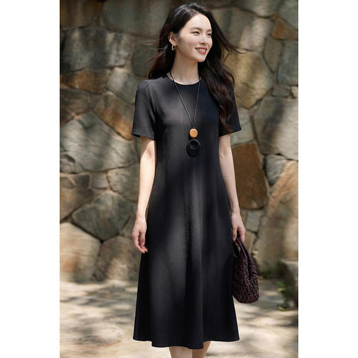 米思阳【极简风长裙】2026春夏新款时尚优雅圆领连衣裙纯色长裙1366 商品图3