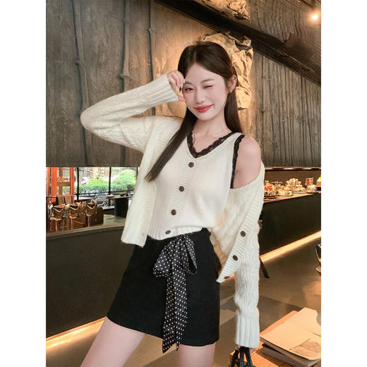 <曾小咸推荐>3.11现货秒杀 ！微信超特价！韩系蕾丝边假两件针织衫 日常219.99 立减130 秒杀89.99！！ 商品图1