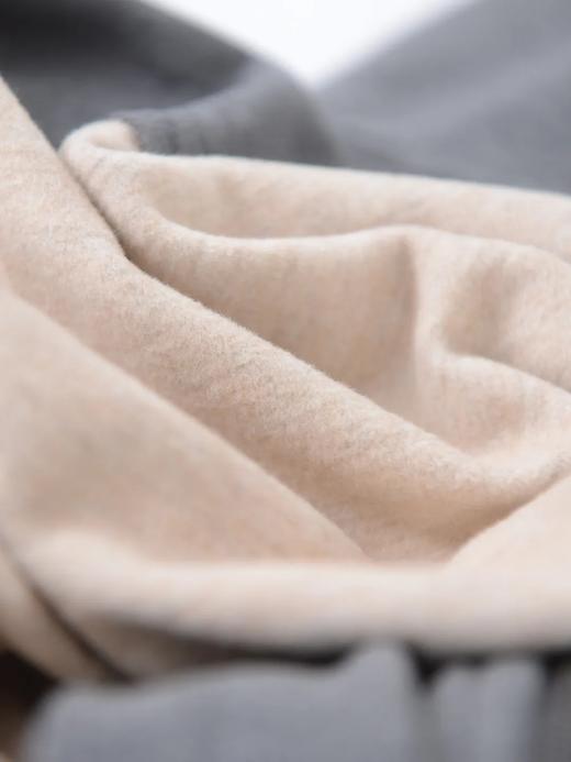 F030608春季新品蚕丝羊绒空气层休闲百搭连帽外套 商品图11