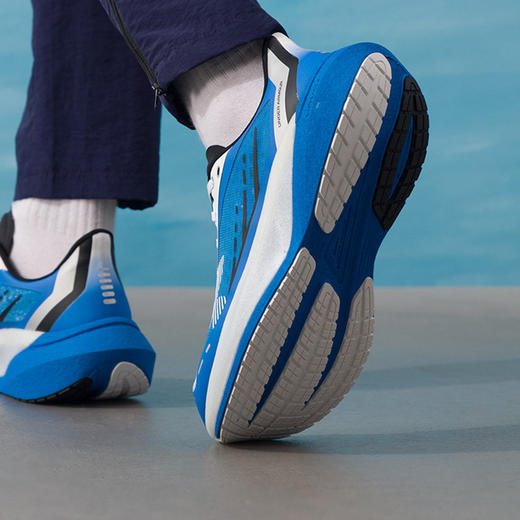 【五一尖货限时专享】
UA安德玛男鞋2026春季新款厚底缓震透气跑步鞋网面运动鞋6006030-402 商品图0