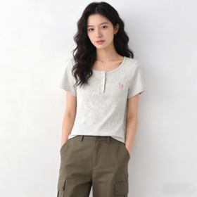 逸柔家【U领纽扣短袖C06C95款】百搭纯色款，剪裁显曲线，面料亲肤不紧绷，外穿适配多场景