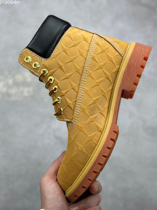春季特惠💰500 Timberland 添柏岚/天伯伦 大黄靴 PREMIUM 系列 6Inch 典满印 logo 户外靴 简约舒适 中筒 马丁靴 男款 商品图6