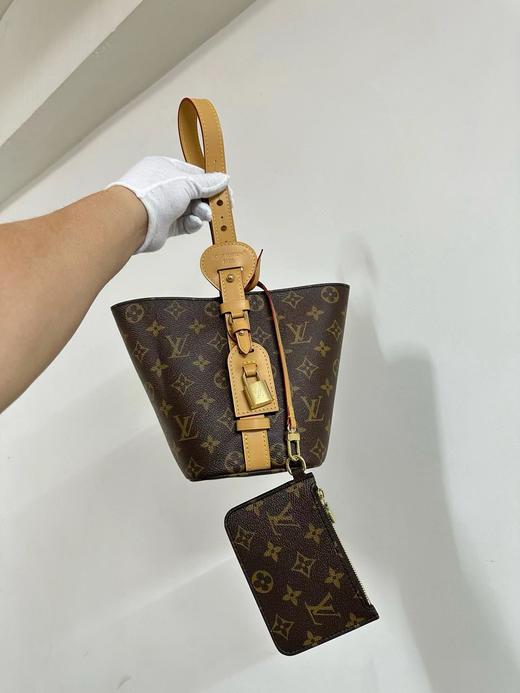 F030633韩系小众设计水桶包all in bb磁扣吸合手提包 商品图0