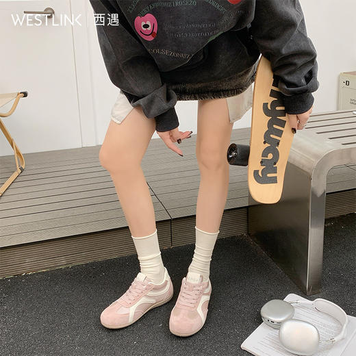 西遇平底德训鞋女2026新款春季巨好看轻便阿甘鞋运动舒适休闲板鞋P0066292 商品图2