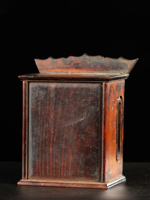 清	黄花梨毗卢顶花卉纹小佛龛 商品图4