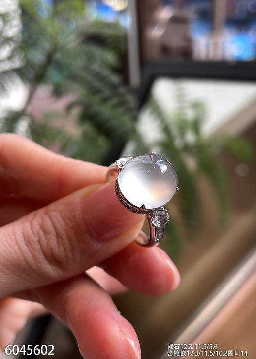 6045602，蛋面戒指。具体价格微信咨询 商品图1