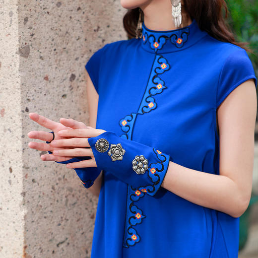 【杨丽萍老师同款】沧海藏月民族风绣花指套 | 现货加急发 商品图1