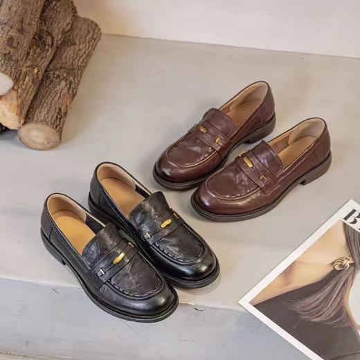 F0306132复古英伦风复古金扣氛围感百搭显腿长防滑优雅松弛感通勤圆头乐福小皮鞋 商品图0