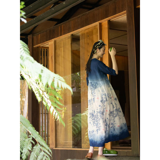 艺术家联名款 牧衣游原创吊蓝染手绘印花连衣裙纯棉禅意古朴 欣化 商品图2