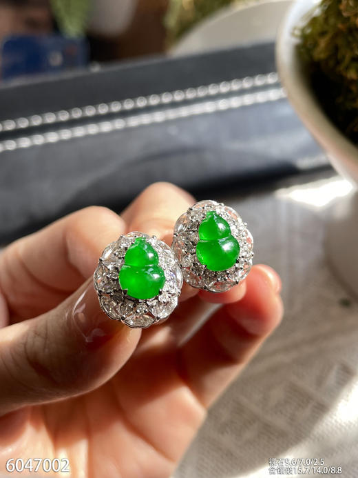 6047002，葫芦耳钉。具体价格微信咨询 商品图3