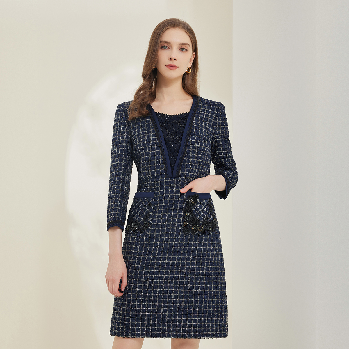 MA802斯尔丽2022年春季新款v领假两件小香风钉珠A摆连衣裙