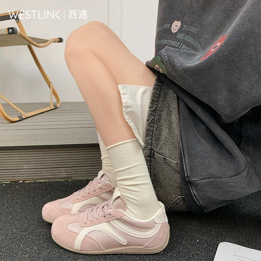 西遇平底德训鞋女2026新款春季巨好看轻便阿甘鞋运动舒适休闲板鞋P0066292 商品图1
