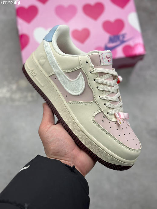 春季特惠💰430 温柔甜酷风 # Nike Air Force 1 Low 粉雾撞色款空军一号低帮 商品图0