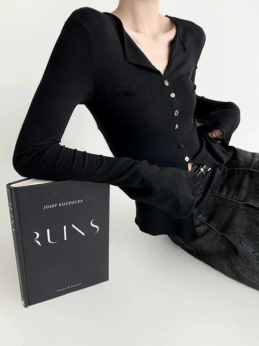 F030607慢氧时光天丝醋酸羊毛贝壳修身V领喇叭袖打底衫 商品图4