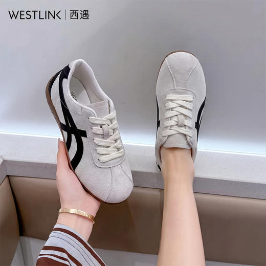西遇阿甘德训鞋女2026新款春季复古百搭学院风拼接设计休闲板鞋P0066299 商品图1