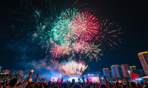 航拍·湖南春摄6天：湖南丹霞油菜花、炎陵桃花、炎帝陵、云上大院、浏阳烟花大会、岳阳楼、岳阳樱花园 商品图1