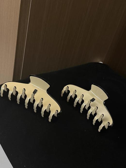 F030652醋酸材质极简线条点缀使者鲨鱼夹抓夹 商品图1