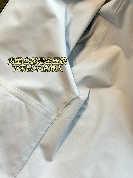 【品牌直发】安德玛亲子款防泼水连帽硬壳冲锋外套 硬壳守护 无惧风雨 一件穿三季节 Under Armour KIDS 商品图7