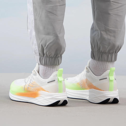 特步 騛速5.0系列 男款 跑步鞋 商品图4