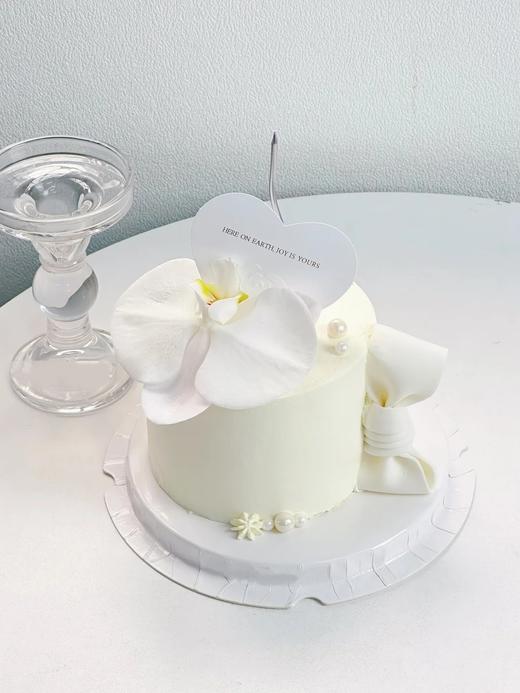 【38女神节】蝴蝶兰唯美节日D款蛋糕 商品图0