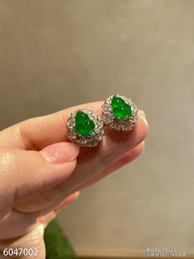 6047002，葫芦耳钉。具体价格微信咨询