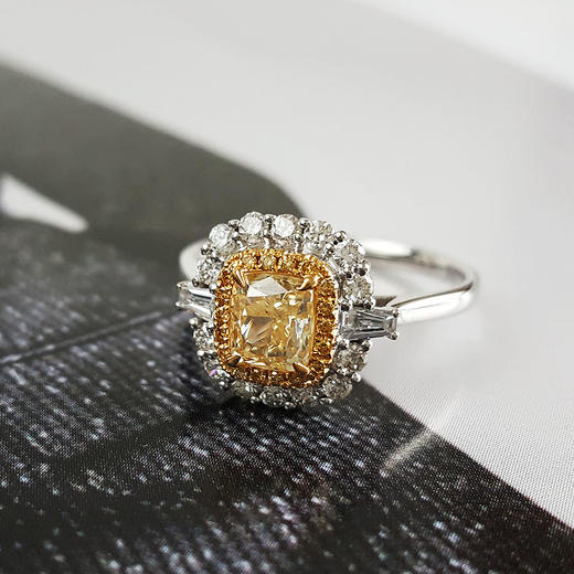 【天然正品】AU750白金经典时尚垫型1.003克拉钻石戒指 15号（戒圈可改）140226TJ35 商品图3