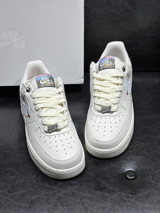 春季特惠💰390 官方同款 # Nk Air Force 1 空军一号 马年限定白色款 商品图4