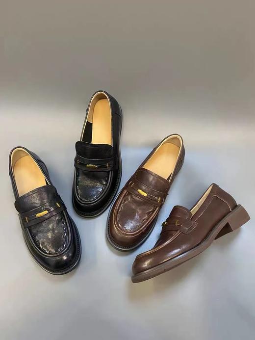 F0306132复古英伦风复古金扣氛围感百搭显腿长防滑优雅松弛感通勤圆头乐福小皮鞋 商品图1