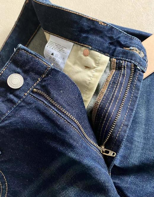 F030619男士基础款水洗做旧小直筒休闲牛仔裤 商品图4