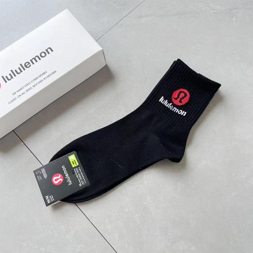 F030695春季新款运动休闲干爽透气吸湿袜子中筒五双盒装 商品图9