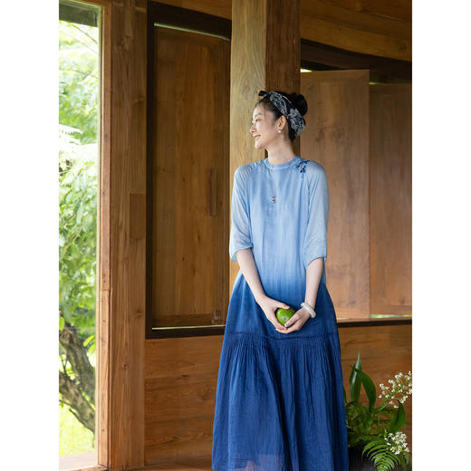 艺术家联名款 牧衣游原创手工刺绣植物吊蓝染苎麻连衣裙文艺 景澜 商品图2