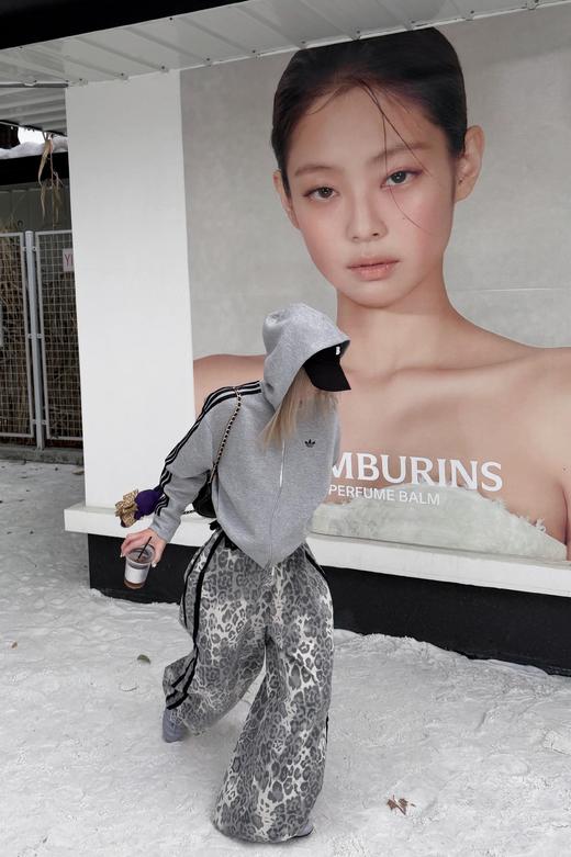 三叶草AD连帽棉卫衣外套 商品图10