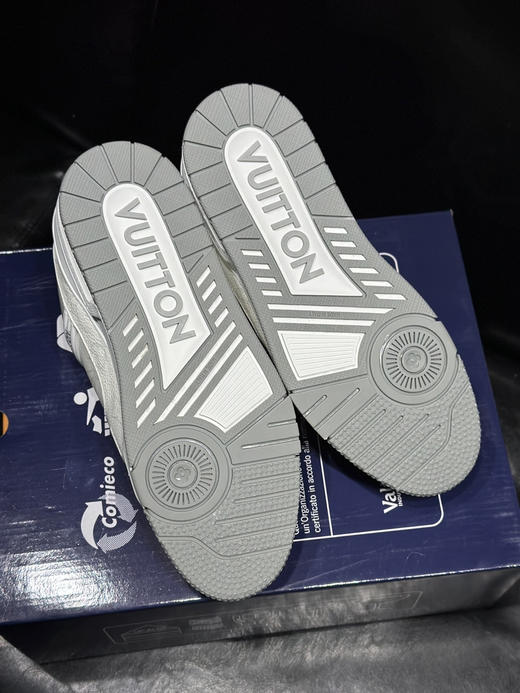 春季特惠💰650 公司级 LV 路易威登 trainer 走秀新款经典走秀新款 商品图5