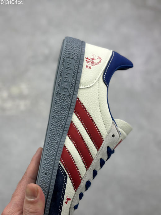 春季特惠💰420 马年限定 # AD Samba 2026 德训鞋
每个条纹嵌入马纹暗纹 商品图5