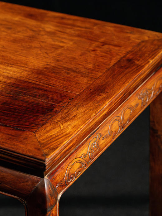 清	黄花梨束腰马蹄腿螭龙纹画桌 商品图3