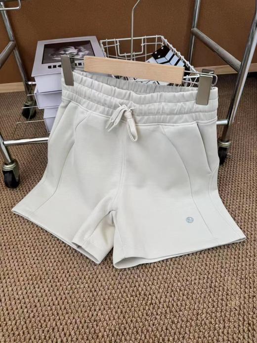 F030667夏季吸湿排汗健身跑步运动短裤女休闲通勤松紧腰宽松瑜伽裤 商品图11