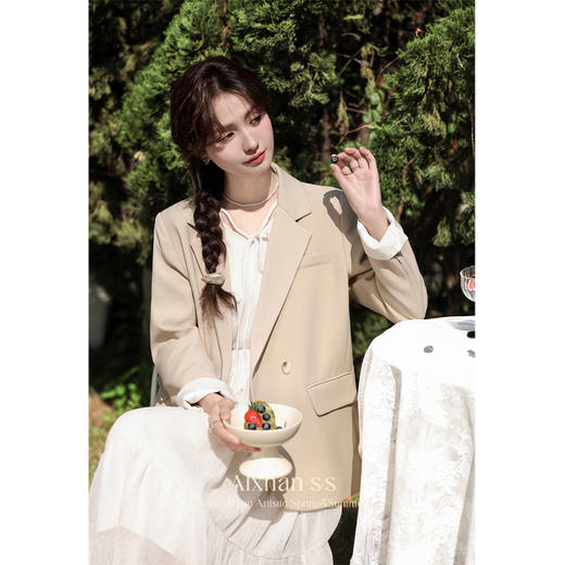 鹿向南《享受伦敦》正肩西装外套2026春季新款高级感显瘦西服上衣 商品图1