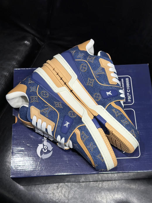 春季特惠💰650 公司级 LV 路易威登 trainer 走秀新款经典走秀新款 商品图4