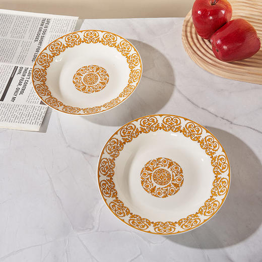 大英博物馆 马约里卡系列 鎏光卷蔓陶瓷盘 商品图1