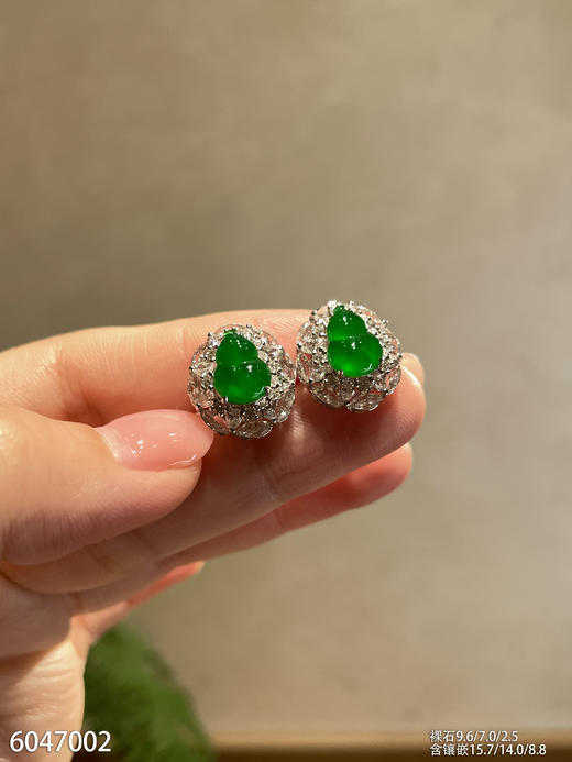 6047002，葫芦耳钉。具体价格微信咨询 商品图2