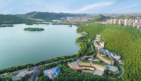 【周末不加价 | 亲子度假】江苏徐州 | 徐州开元名都大酒店度假套餐，399起/双人1晚，699起/双人2晚，云龙湖畔仙境酒店，独占徐州5A级景区~