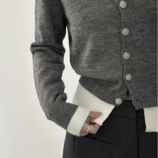 青乔慕染假两件针织开衫｜假两件 + 撞色！把 “知性松弛感” 焊在身上！ 商品图3