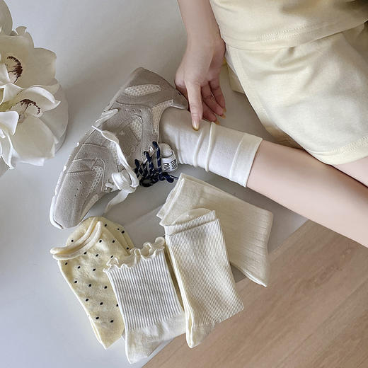 4双一组！奶油色系袜子女中筒袜春季百搭白袜韩版日系学院风花边波点堆堆长袜 商品图0