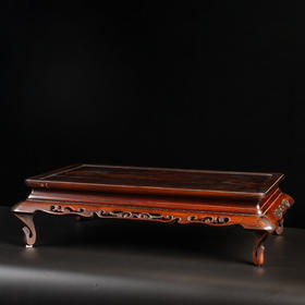 清	红木束腰三弯腿雕卷草纹器座