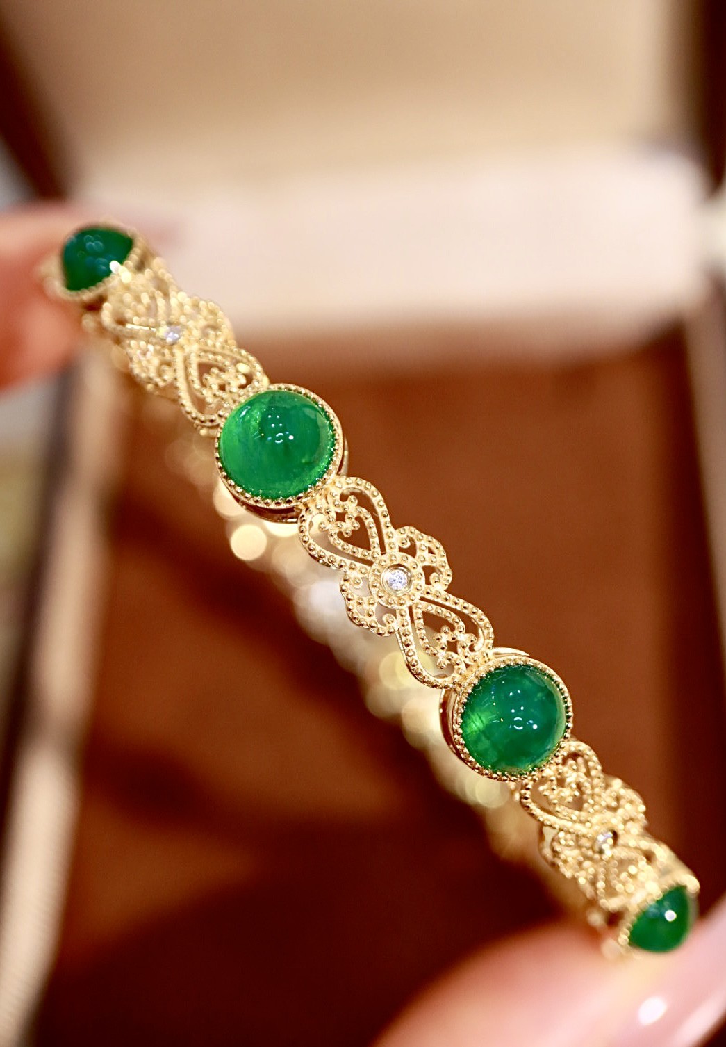 8.2克拉祖母绿手镯