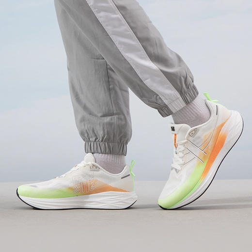 特步 騛速5.0系列 男款 跑步鞋 商品图3