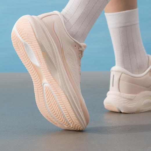 特步 两千公里3.0 plus系列 女款 跑步鞋 商品图3