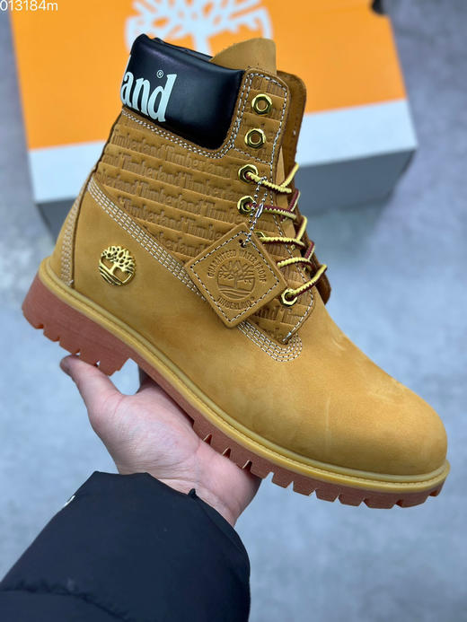 春季特惠💰500 Timberland 添柏岚/天伯伦 大黄靴 PREMIUM 系列 6Inch 典满印 logo 户外靴 简约舒适 中筒 马丁靴 男款 商品图0