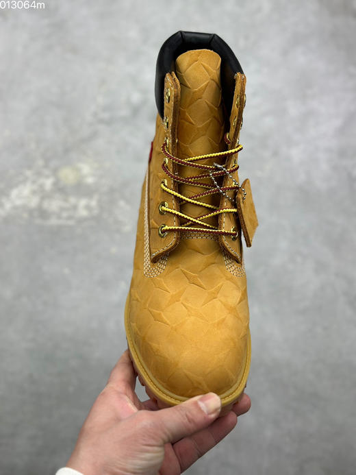 春季特惠💰500 Timberland 添柏岚/天伯伦 大黄靴 PREMIUM 系列 6Inch 典满印 logo 户外靴 简约舒适 中筒 马丁靴 男款 商品图1